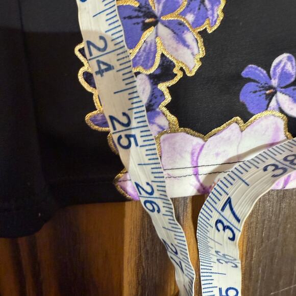 Torrid Gold Trim Floral Long Sleeve Rash Guard Size 3 - Picture 9 of 10